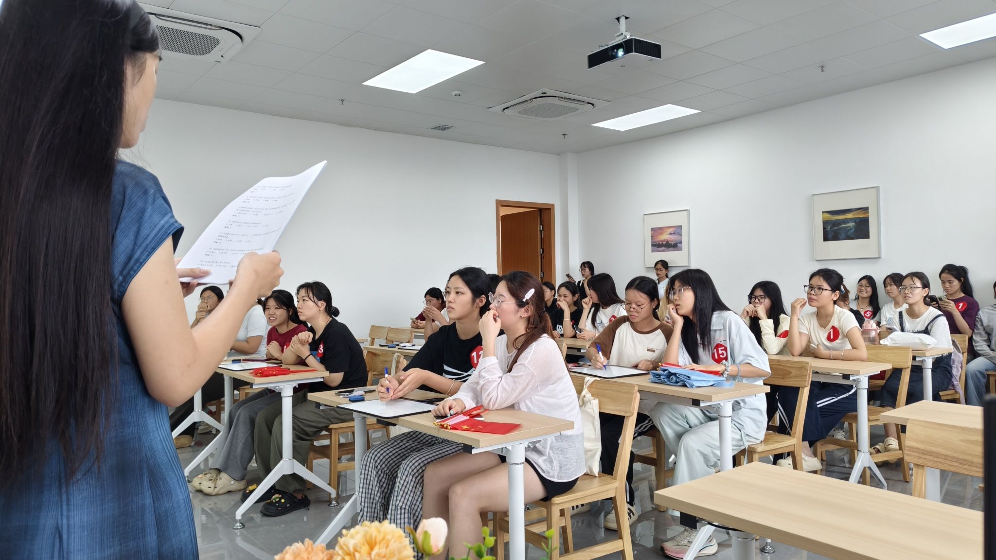 “书海寻踪 谁与争锋”——图书馆馆藏好书知识挑战赛圆满落幕